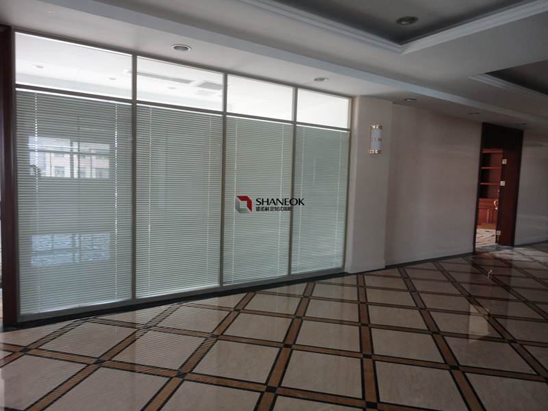 Double Glass With Built-in Venetian Blinds Glass Partition